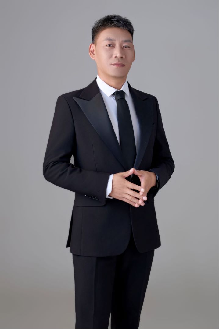 首席設(shè)計師:馮志剛